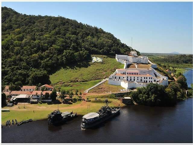 Moradores denunciam derrubada de casas no Forte Coimbra e cobram Ex&eacute;rcito