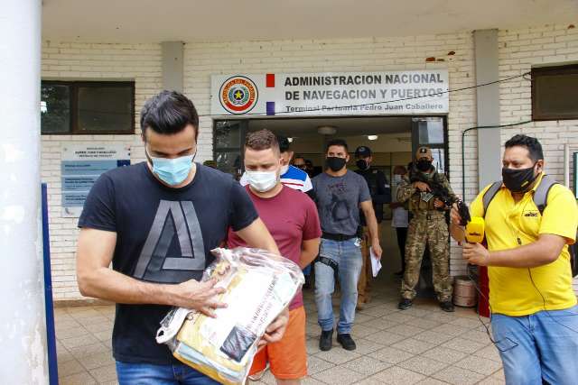 Advogado e bandidos do PCC presos na fronteira s&atilde;o expulsos do Paraguai