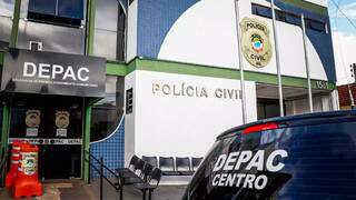 Mulher &eacute; flagrada furtando at&eacute; panos de prato em casa de idosa