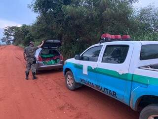 Adolescente fura bloqueio, é perseguido e detido com 325 quilos de drogas Adolescente fura bloqueio, é perseguido e detido com 325 quilos de drogas