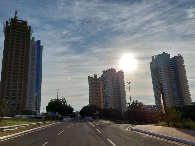 S&aacute;bado amanhece com sol entre nuvens, mas Inmet prev&ecirc; chuva em MS