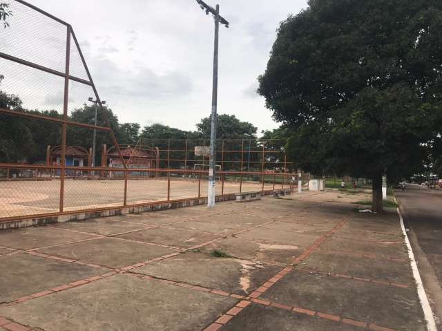 No bairro onde Carnaval &eacute; tradi&ccedil;&atilde;o, domingo &eacute; de sil&ecirc;ncio e saudade da Cinderela