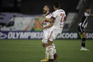 Flamengo recebe Corinthians em busca da lideran&ccedil;a na reta final do Brasileir&atilde;o