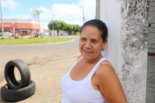 Antônia Rosa, de 58 anos, diz que espaço costuma receber manutenção, mas que mais detalhes fazem falta. (Foto: Paulo Francis)