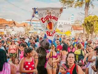 Bloco está nas ruas desde 2014, somando ao todo 8 folias de Carnaval (Foto: Helton Perez/Vaca Azul)