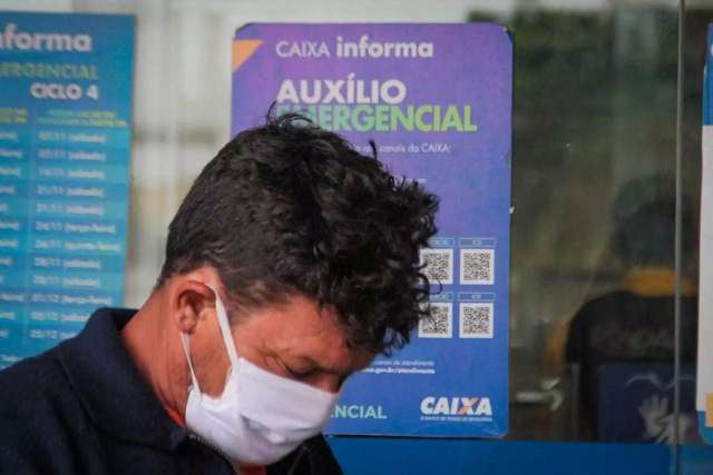 Mutir&atilde;o atende 1,5 mil pessoas que tiveram aux&iacute;lio emergencial negado 
