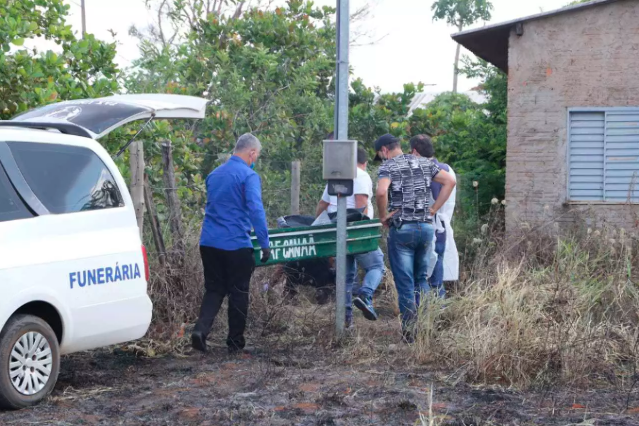 Filho de massagista some ap&oacute;s virar r&eacute;u junto &agrave; m&atilde;e pela morte de chargista