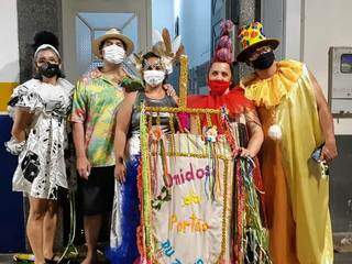 Amigos criaram bloco Unidos do Portão e fizeram Carnaval delivery.