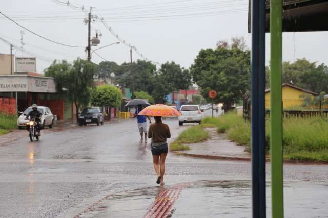 Chuva j&aacute; ultrapassou 2 mil mm em fevereiro, mas dar&aacute; tr&eacute;gua no fim de semana