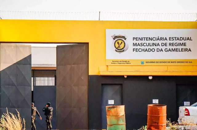 Greve de fome acaba e &#039;Superm&aacute;xima&#039; passa por vistoria de corregedor