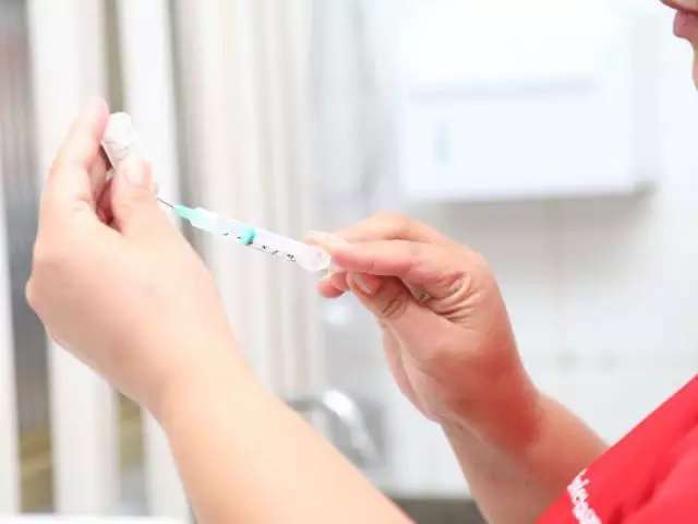 Estudos da vacina contra dengue entram na fase 3 e UFMS seleciona m&eacute;dicos