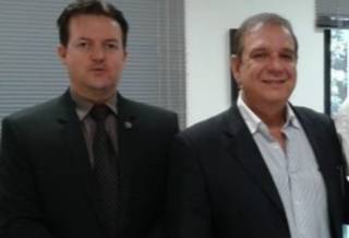 Adriano Garcia Geraldo, à esquerda, é hoje diretor-adjunto de Polícia Civil, ao lado de Marcelo Vargas Lopes, o atual chefe da Corporação. (Foto: Divulgação)