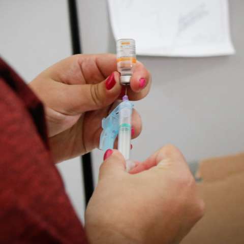 Ap&oacute;s confus&atilde;o, secret&aacute;rio diz que MS deve receber apenas 30 mil doses