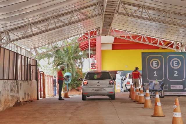 Com sobra de 11 mil vagas, &ldquo;drive-trhus&rdquo; para testes ser&atilde;o desativados 