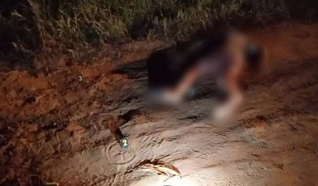  Homem &eacute; executado com tr&ecirc;s tiros de pistola 9 mil&iacute;metros 