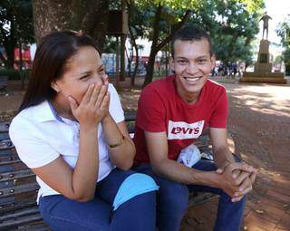 Fofos, casal venezuelano bateu um papo com o Lado B e falou da cultura de sua terra natal (Foto: Kísie Ainoã)