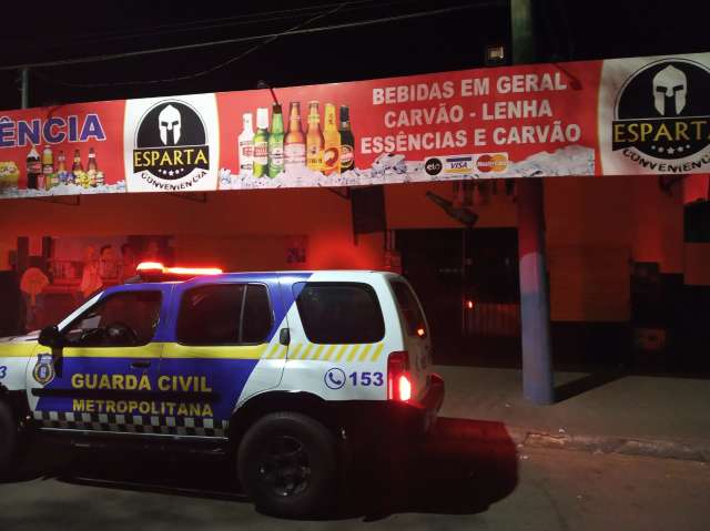 Madrugada termina com mais de 100 furando o toque de recolher