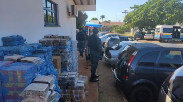 Carga de contrabando avaliada em R$ 119 mil &eacute; apreendida em seis ve&iacute;culos 