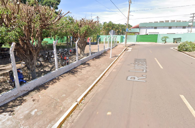 Policial amea&ccedil;a filho de 11 anos com arma e &eacute; imobilizado em clube