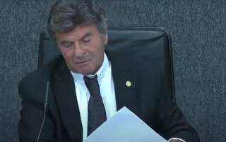 O presidente do CNJ, Luiz Fux, ao anunciar a decisão sobre a desembargadora afastada Tânia Garcia de Freitas Borges. (Foto: Reprodução do Youtube)
