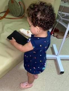 Luísa, de 11 meses, quando estava internada em hosital (Foto: Arquivo de família)