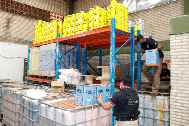 Ag&ecirc;ncia antidrogas vasculha empresa suspeita de enviar coca&iacute;na recorde &agrave; Europa