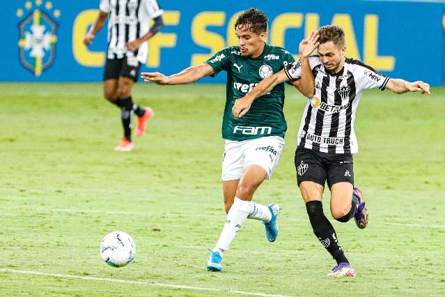 Na despedida de Sampaoli, Atl&eacute;tico-MG vence Palmeiras e garante o terceiro lugar