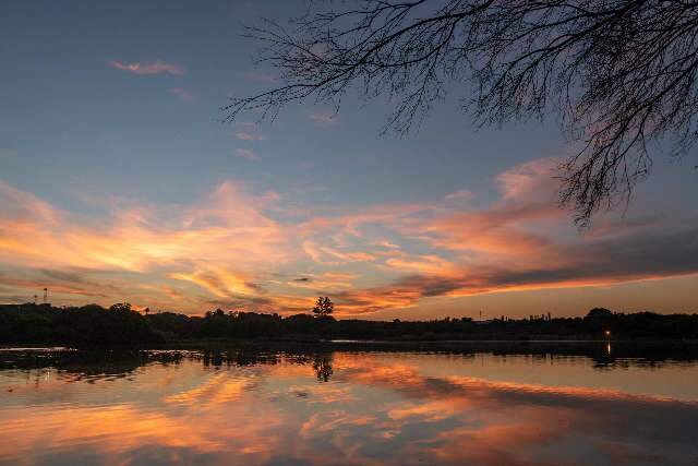 Sexta-feira ser&aacute; de sol, calor e chuvas isoladas em MS