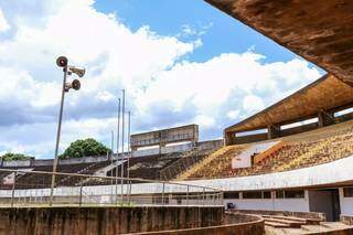Interior do Morenão, estádio que deverá receber obras para melhorar acessibilidade (Foto: Henrique Kawaminami/Arquivo)