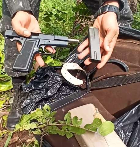 Pol&iacute;cia encontra R$ 1,4 milh&atilde;o em drogas ap&oacute;s 4h de buscas em matagal