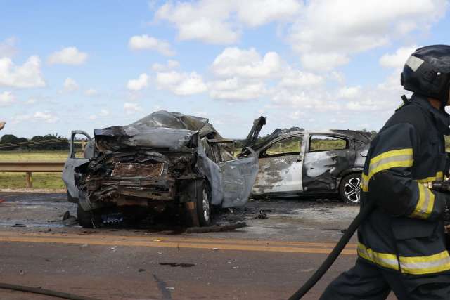 Acidente provoca congestionamento de 5 quilômetros na BR-163