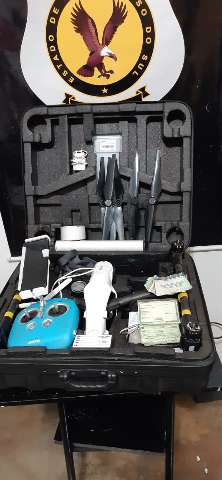 Ap&oacute;s arremesso de malote na PED, policiais apreendem drone de R$ 17 mil 