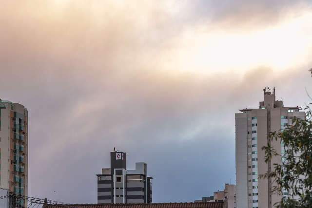 Mar&ccedil;o come&ccedil;a com calor e previs&atilde;o de chuva em grande parte do Estado