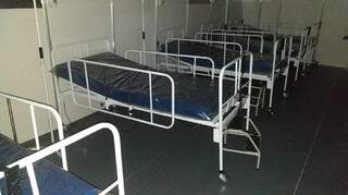 Camas foram usadas durante funcionamento de hospitais de campanha no ano passado. (Foto: Processo Judicial)