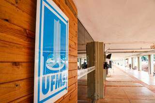 Aulas presenciais estão suspensas na UFMS desde abril do ano passado (Foto: Henrique Kawaminami/Arquivo)
