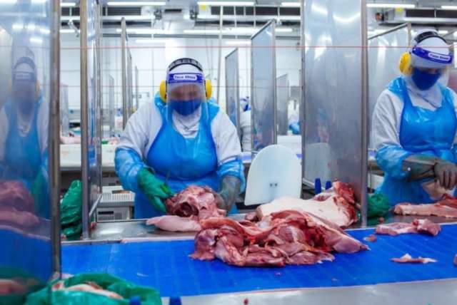 Ind&uacute;stria de carne abre 154 vagas de emprego em duas cidades de MS