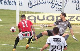 Luciano marcou seu primeiro gol da temporada nesta tarde de quarta-feira (Foto: Rubens Chiri / SPFC)