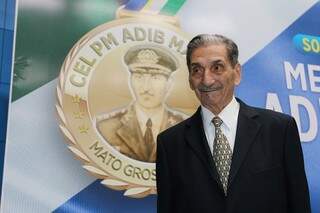 Coronel Adib Massad em dia de homenagem; ele morreu ontem (Foto: Divulgação)