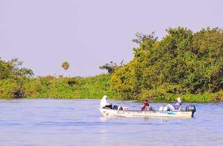 Turistas andando de barco em rio. (Foto:José Sabino/Acervo PCA)