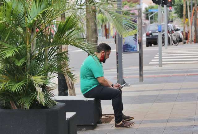 Medo de golpe faz muita gente fugir da tecnologia e manter dinheiro no bolso