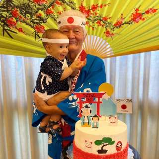 Com o bisneto, Tetsu leva pedaço de Okinawa à festa de aniversário