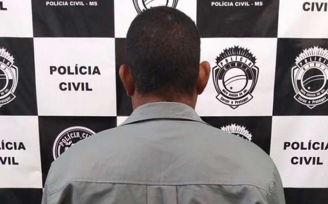 Homem &eacute; preso 5 meses depois de assassinar vizinho cego a facadas 
