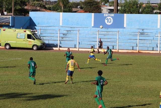 Dourados vence o Novo por 3 a 0 e dispara na lideran&ccedil;a do Grupo A