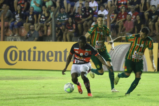 &Aacute;guia Negra encara o Vit&oacute;ria pela Copa do Brasil na ter&ccedil;a-feira