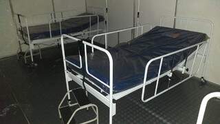 Cama montada no Hospital de Campanha no Hospital Regional. (Foto: Processo Judicial)