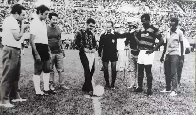 Inaugurado com Flamengo 3x1 Corinthians, Moren&atilde;o completa 50 anos, mas sem festa