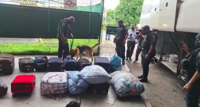 Com pneus carecas, &ocirc;nibus clandestino que saiu de MS &eacute; apreendido no Br&aacute;s