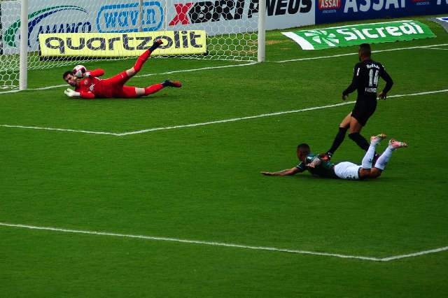 Com um jogador a mais, Guarani empata com o Red Bull Bragantino em Campinas