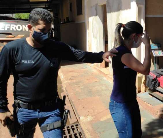 &ldquo;Patroa do tr&aacute;fico&rdquo; integra quadrilha que leva droga a pelo menos tr&ecirc;s Estados