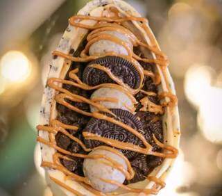 Ovo de Oreo com chocolate branco é destaque da cafeteria (Foto: Reprodução/Instagram)